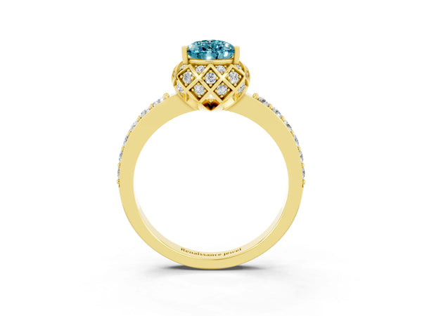Yellow gold Pear Cut Diamond Solitaire Ring with Shared Prong Pavé Band