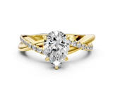 Yellow gold Pear Cut Diamond Twisted Band with Pavé Setting and Four-Prong Setting_32