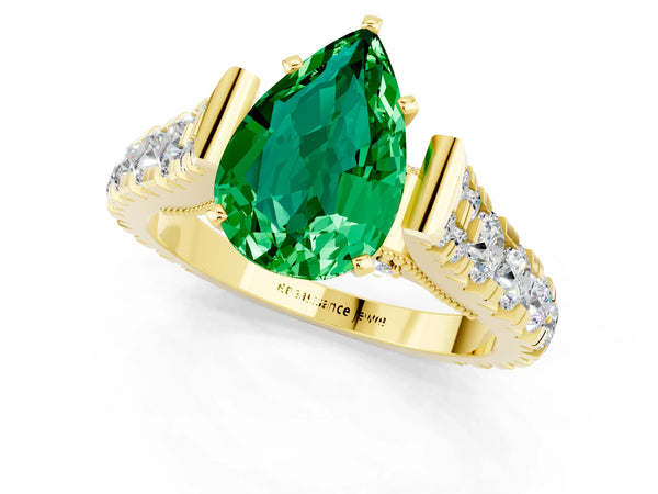 Yellow gold Pear Cut Emerald Classic Solitaire Ring with Pavé Band and Four-Prong Setting