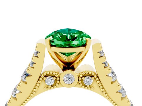 Yellow gold Pear Cut Emerald Classic Solitaire Ring with Pavé Band and Four-Prong Setting_4