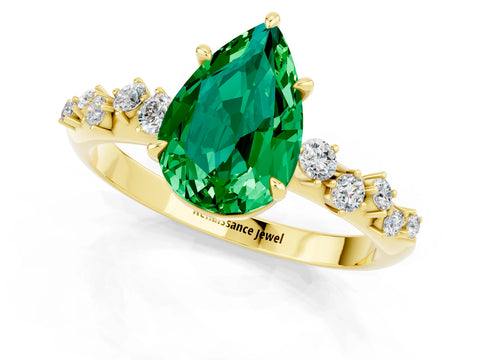 Yellow gold Pear Cut Emerald Cluster Side Stone Solitaire Ring with Prong Setting_25