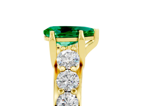 Yellow gold Pear Cut Emerald Engagement Ring with Pavé Band and Four-Prong Setting_5