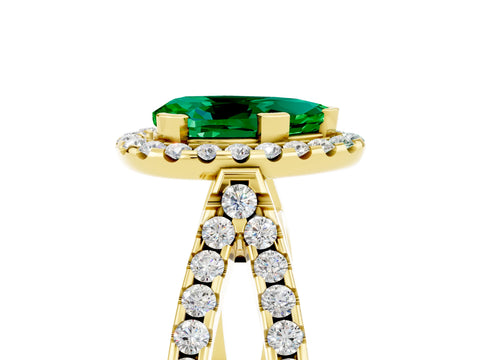 Yellow gold Pear Cut Emerald Halo Ring with Split Shank Pavé Band and Prong Setting_5
