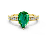 Yellow gold Pear Cut Emerald Milgrain Pavé Engagement Ring with Four-Prong Setting