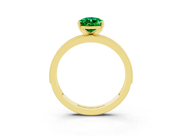 Yellow gold Pear Cut Emerald Milgrain Pavé Engagement Ring with Four-Prong Setting