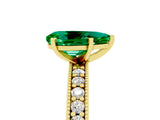 Yellow gold Pear Cut Emerald Milgrain Pavé Engagement Ring with Four-Prong Setting_5