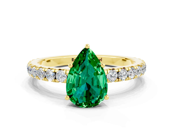 Yellow gold Pear Cut Emerald Pavé Solitaire Engagement Ring with Four-Prong Setting