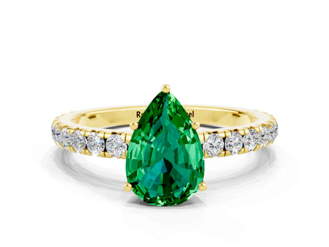 Yellow gold Pear Cut Emerald Pavé Solitaire Engagement Ring with Four-Prong Setting_12
