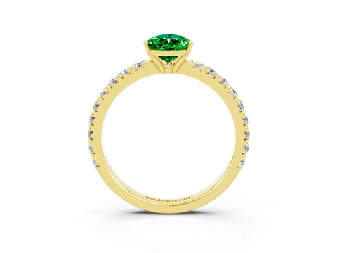 Yellow gold Pear Cut Emerald Pavé Solitaire Engagement Ring with Four-Prong Setting_15