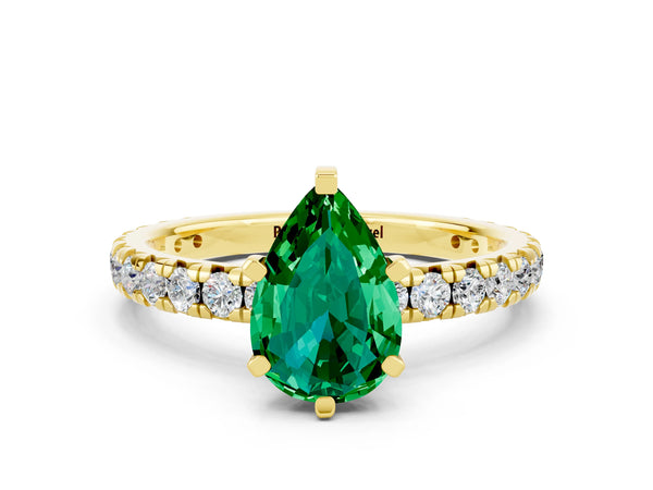 Yellow gold Pear Cut Emerald Pavé Solitaire Ring with Round Band and Prong Setting