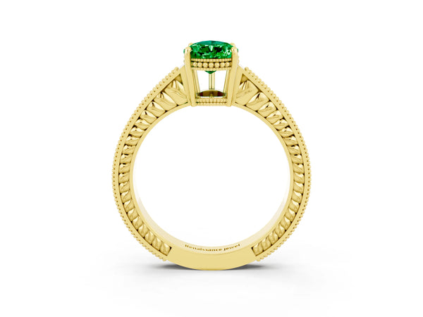 Yellow gold Pear Cut Emerald Ring with Milgrain Pavé Band and Four-Prong Setting