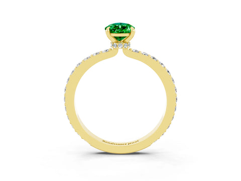 Yellow gold Pear Cut Emerald Ring with Pavé Band and Four-Prong Setting_3