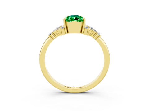 Yellow gold Pear Cut Emerald Ring with Side Stones and Four-Prong Setting_39