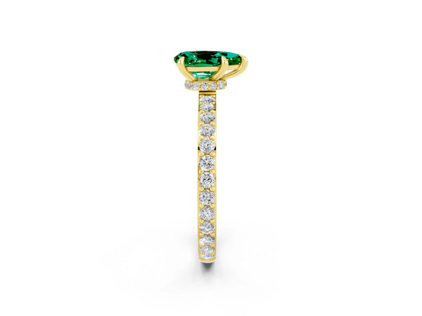 Yellow gold Pear Cut Emerald Solitaire Engagement Ring with Pavé Band and Four-Prong Setting
