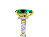 Yellow gold Pear Cut Emerald Solitaire Engagement Ring with Pavé Band and Four-Prong Setting_5