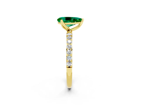 Yellow gold Pear Cut Emerald Solitaire Engagement Ring with Pavé Band and Prong Setting_2