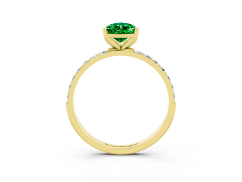 Yellow gold Pear Cut Emerald Solitaire Engagement Ring with Pavé Band and Prong Setting_3