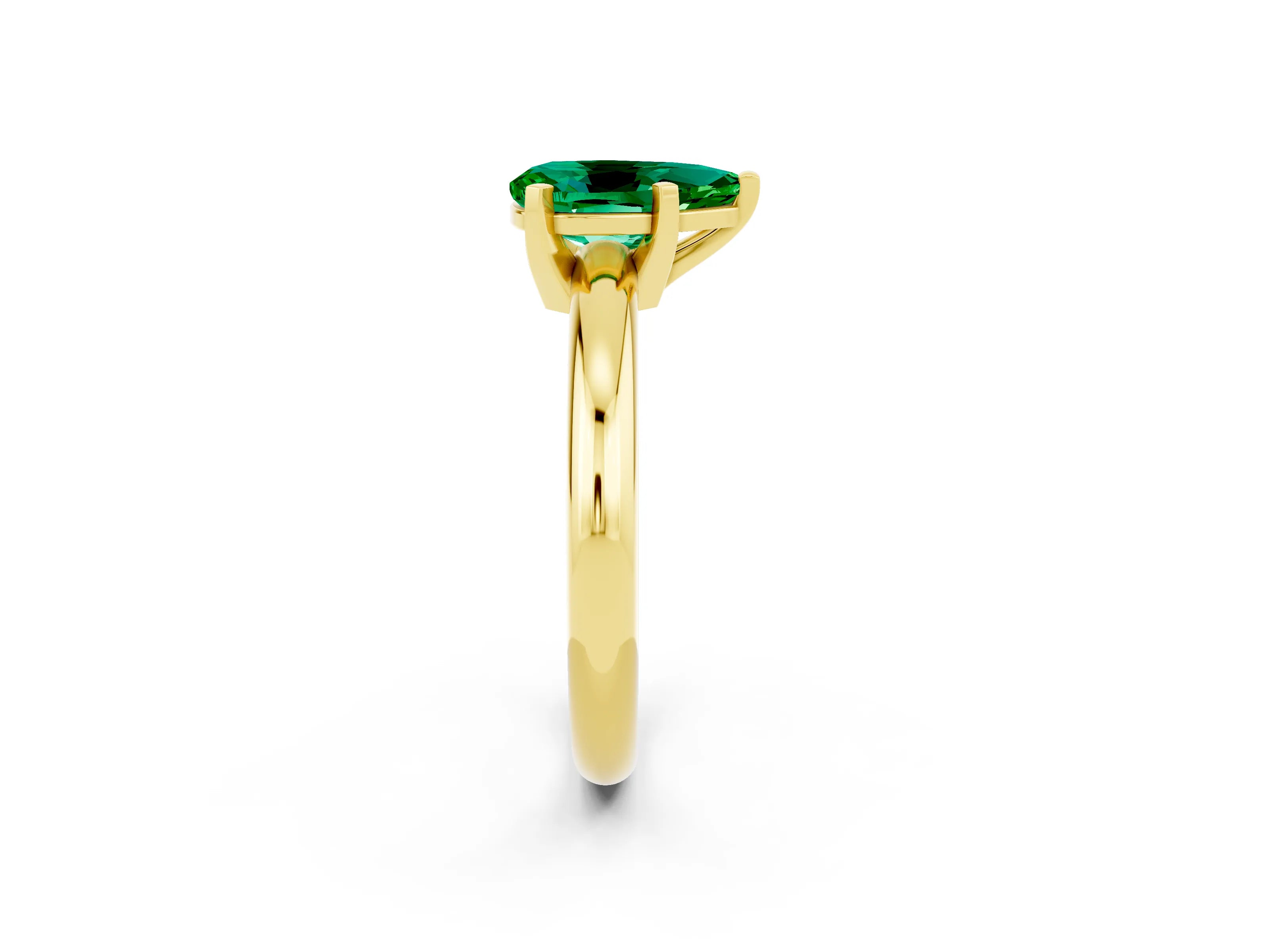 Yellow gold Pear Cut Emerald Solitaire Engagement Ring with Round Band and Four-Prong Setting_2