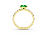 Yellow gold Pear Cut Emerald Solitaire Pavé Band with Four-Prong Setting_3