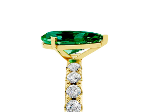 Yellow gold Pear Cut Emerald Solitaire Pavé Band with Four-Prong Setting_5