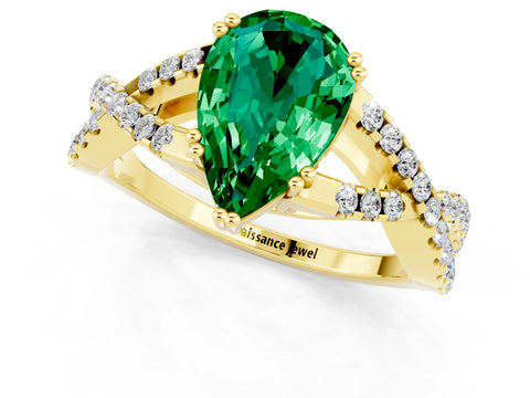 Yellow gold Pear Cut Emerald Solitaire Ring with Four-Prong Setting and Twisted Pavé Band_1