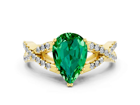 Yellow gold Pear Cut Emerald Solitaire Ring with Four-Prong Setting and Twisted Pavé Band