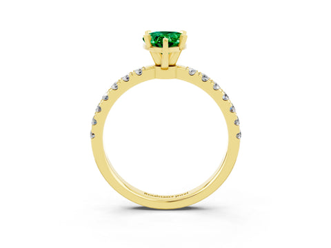 Yellow gold Pear Cut Emerald Solitaire Ring with Pavé Accents and Four-Prong Setting_3