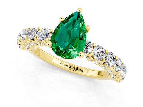 Yellow gold Pear Cut Emerald Solitaire Ring with Shared Prong Pavé Band and Four-Prong Setting_1