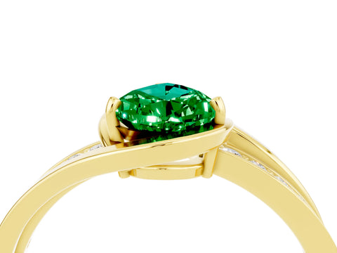 Yellow gold Pear Cut Emerald Solitaire Ring with Split Shank and Prong Setting_4
