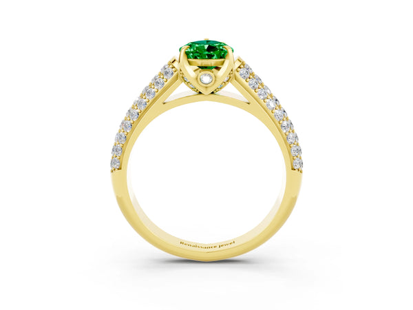 Yellow gold Pear Cut Emerald Solitaire Ring with Three-Row Pavé Band and Four-Prong Setting
