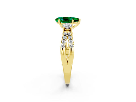 Yellow gold Pear Cut Emerald Three-Stone Ring with Pavé Split Shank and Four-Prong Setting_14