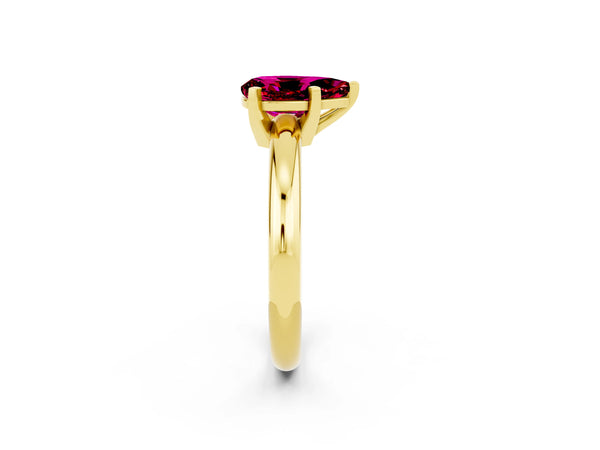 Yellow gold Pear Cut Garnet Solitaire Engagement Ring with Round Band and Four-Prong Setting