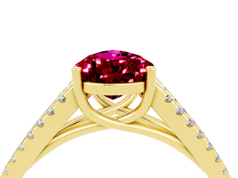 Yellow gold Pear Cut Garnet Solitaire Engagement Ring with Split Shank Pavé Band_4