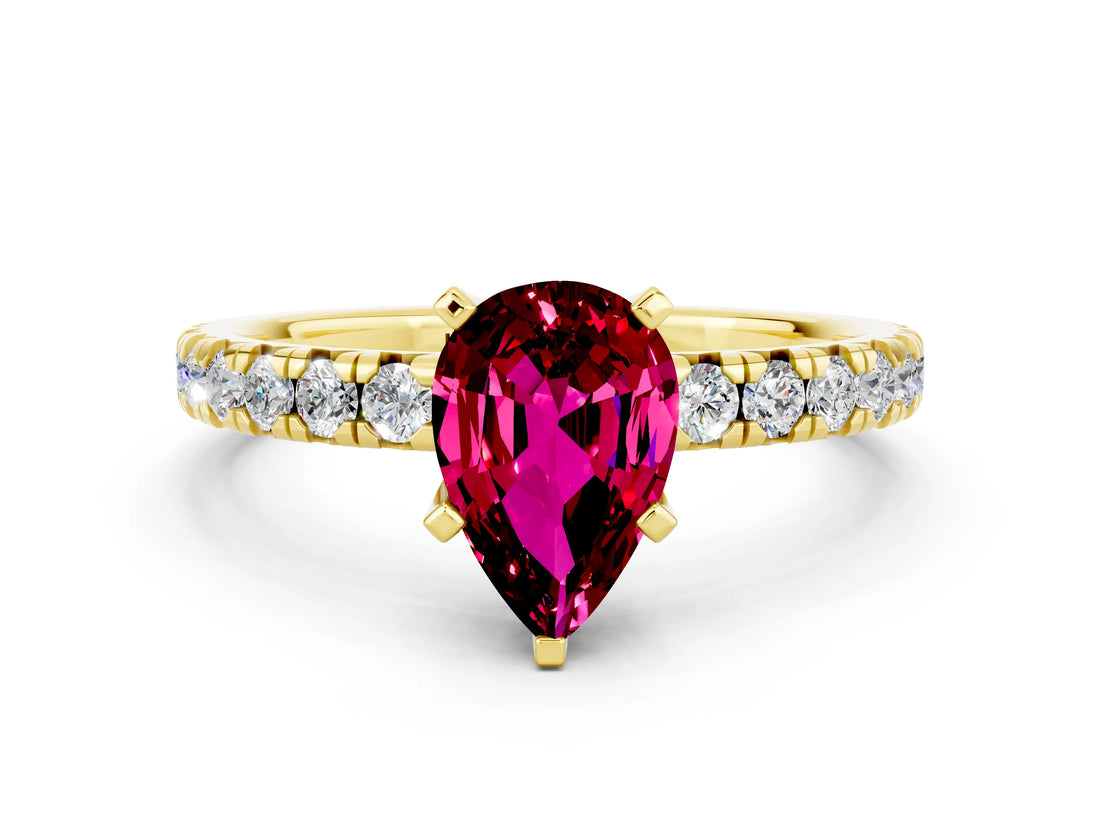 Yellow gold Pear Cut Garnet Solitaire Pavé Engagement Ring with Round Band and Prong Setting_72