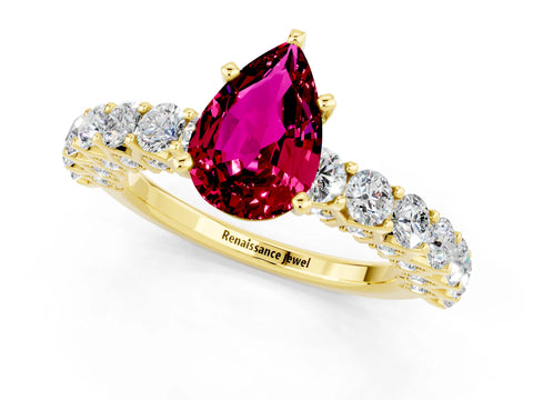 Yellow gold Pear Cut Garnet Solitaire Ring with Shared Prong Pavé Band and Four-Prong Setting_1