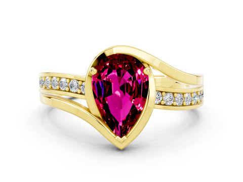 Yellow gold Pear Cut Garnet Solitaire Ring with Split Shank and Prong Setting