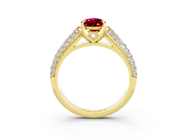 Yellow gold Pear Cut Garnet Solitaire Ring with Three-Row Pavé Band and Four-Prong Setting