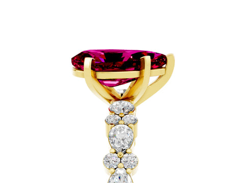 Yellow gold Pear Cut Garnet Solitaire with Side Stones, Pave Band, Four-Prong Setting_41
