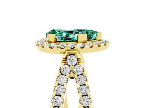 Yellow gold Pear Cut Green Sapphire Halo Ring with Split Shank Pavé Band and Prong Setting_5