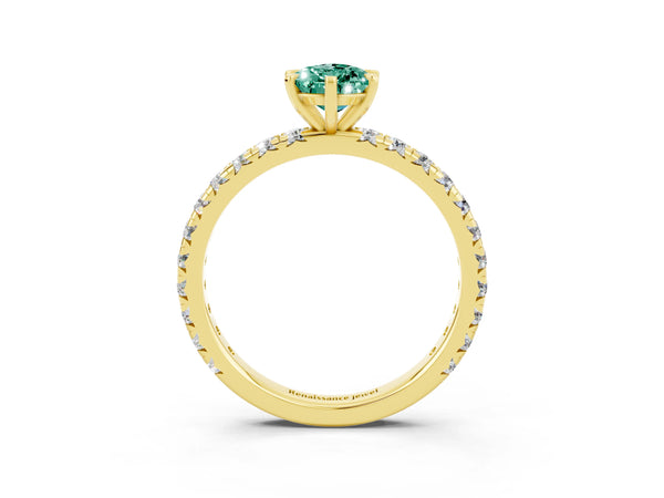 Yellow gold Pear Cut Green Sapphire Pavé Solitaire Ring with Round Band and Prong Setting