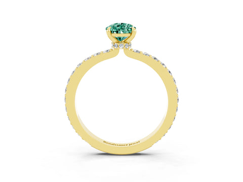 Yellow gold Pear Cut Green Sapphire Ring with Pavé Band and Four-Prong Setting_3
