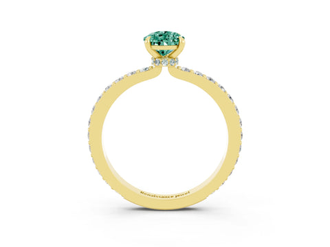 Yellow gold Pear Cut Green Sapphire Solitaire Engagement Ring with Pavé Band and Four-Prong Setting_3