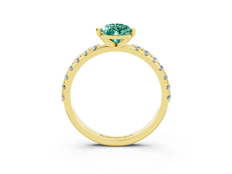 Yellow gold Pear Cut Green Sapphire Solitaire Pavé Band with Four-Prong Setting_3