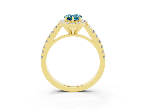 Yellow gold Pear Cut Halo Diamond Ring with Pavé Band and Three-Prong Setting_3