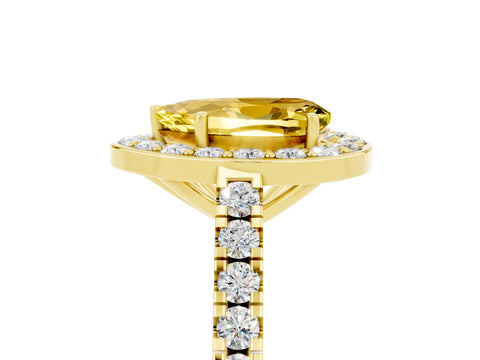 Yellow gold Pear Cut Halo Diamond Ring with Pavé Band and Three-Prong Setting_5