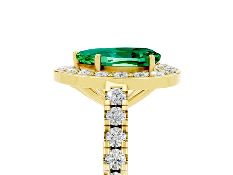 Yellow gold Pear Cut Halo Diamond Ring with Pavé Band and Three-Prong Setting_5