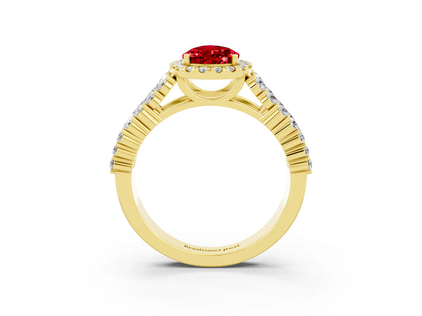 Yellow gold Pear Cut Halo Pavé Diamond Engagement Ring with Split Shank and Four-Prong Setting