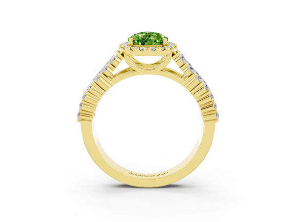 Yellow gold Pear Cut Halo Pavé Diamond Engagement Ring with Split Shank and Four-Prong Setting