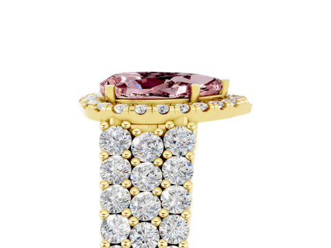 Yellow gold Pear Cut Halo Pavé Diamond Engagement Ring with Split Shank and Four-Prong Setting_5