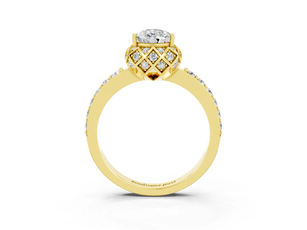 Yellow gold Pear Cut Moissanite Scalloped Halo Engagement Ring with Round Shared Prong Band